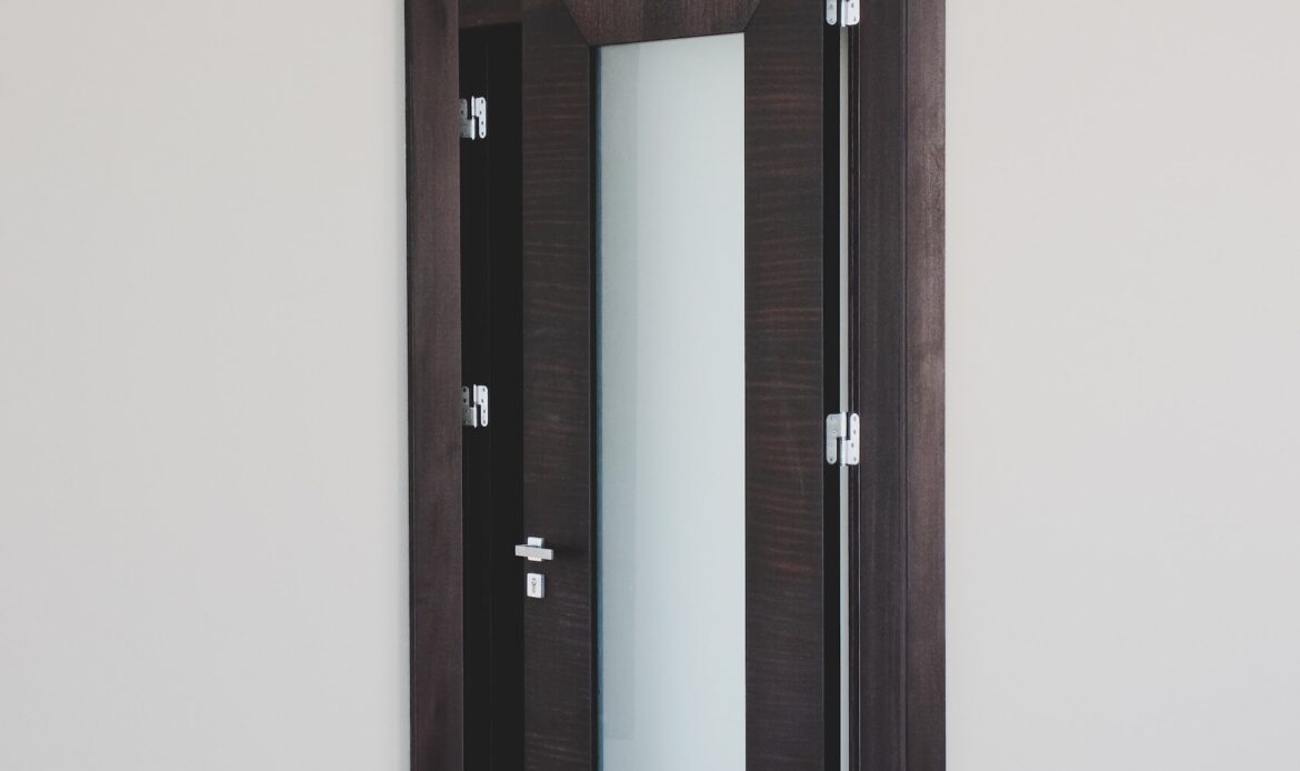 How to Put a Door Back on