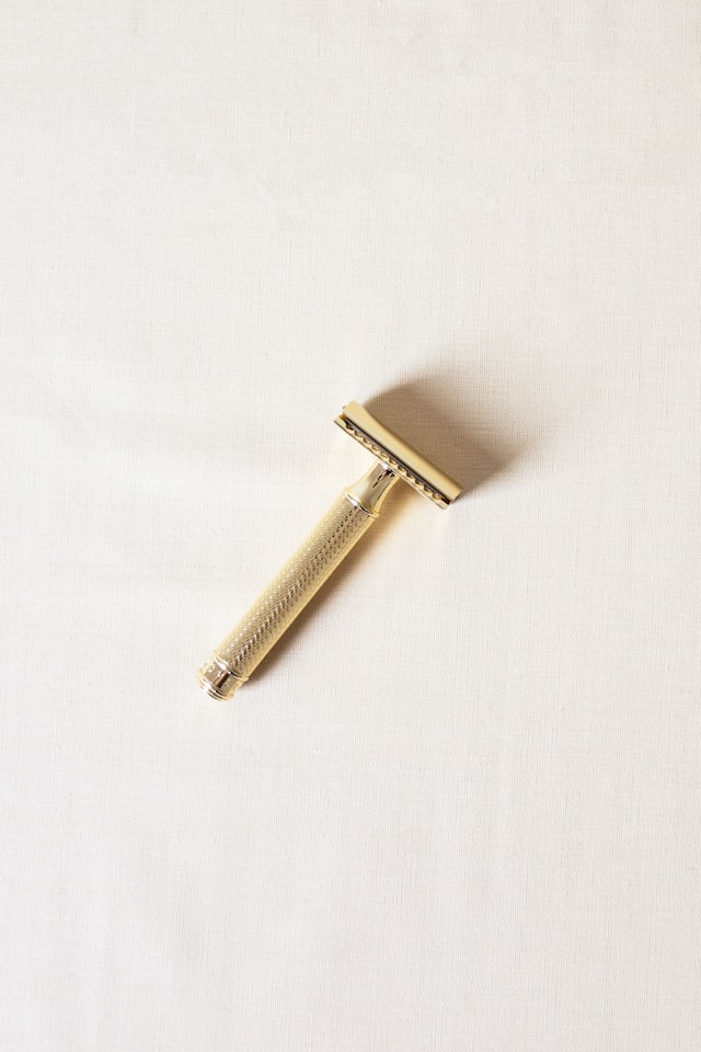 gold color razor