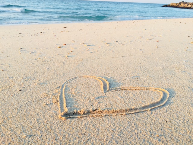 heart drawning on the sand