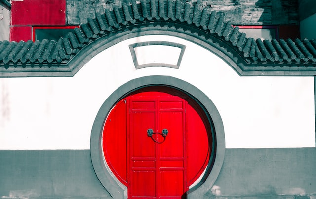 red round door